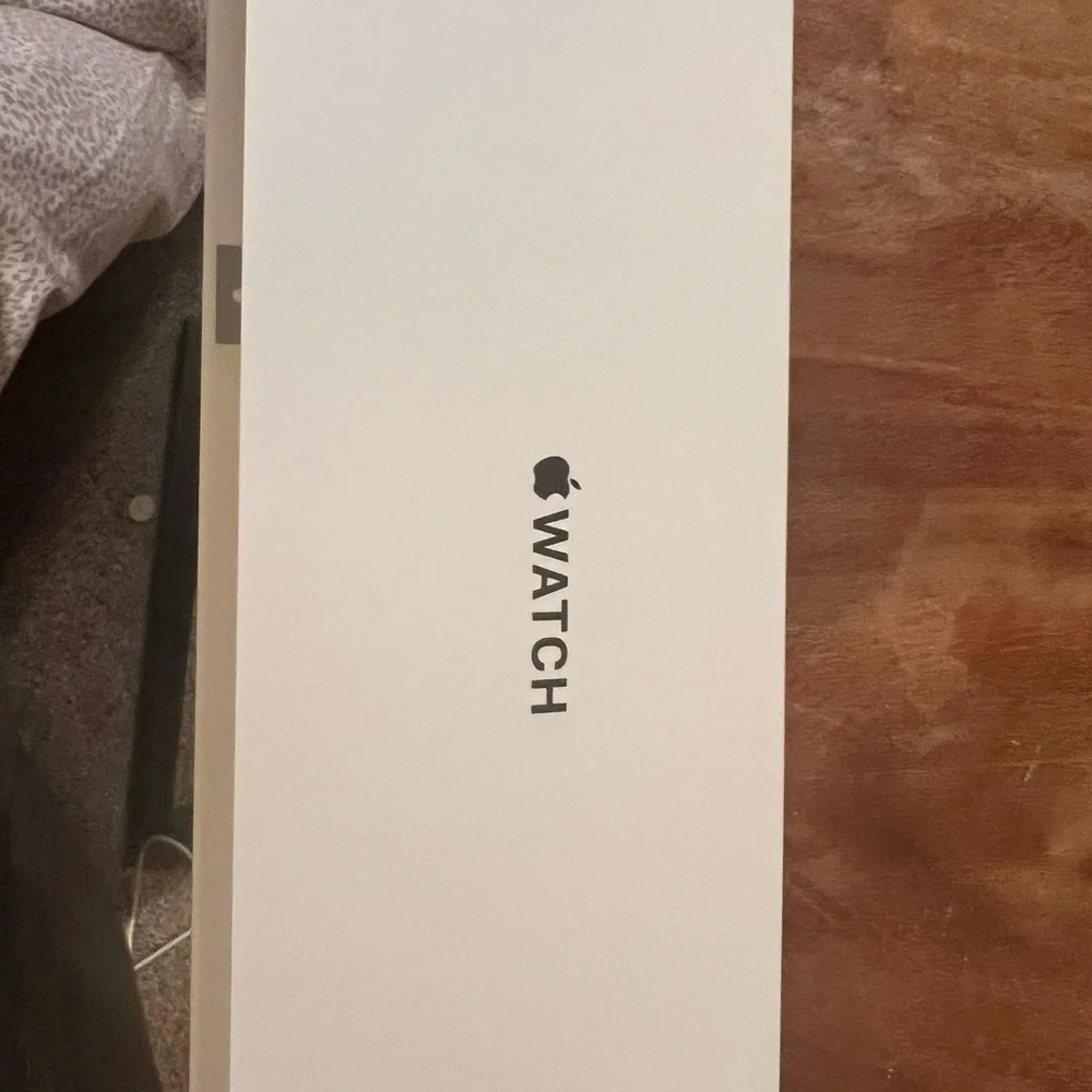 Apple Wristband in Light Gray